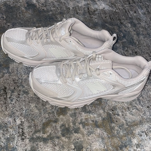 Beige/Cream New Balance 530 Sneakers Size US Mens 5 - Picture 6 of 7